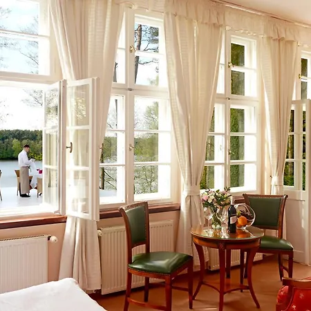 Smolarnia Hotell Siedlisko (Greater Poland)